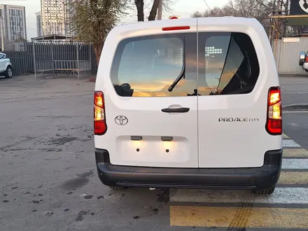 Toyota ProAce Verso 2026 года за 25 400 000 тг. в Алматы – фото 31