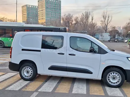 Toyota ProAce Verso 2026 года за 25 400 000 тг. в Алматы – фото 33