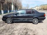 Volkswagen Vento 1993 года за 1 195 000 тг. в Караганда – фото 5