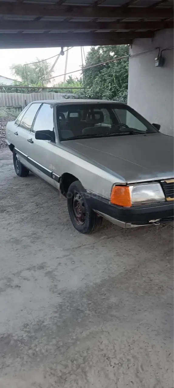 Audi 100, 1988