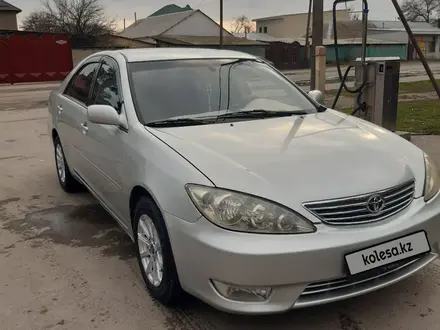 Toyota Camry 2005 года за 5 300 000 тг. в Тараз – фото 2