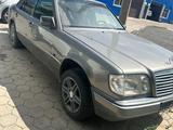 Mercedes-Benz E 300 1995 года за 950 000 тг. в Караганда