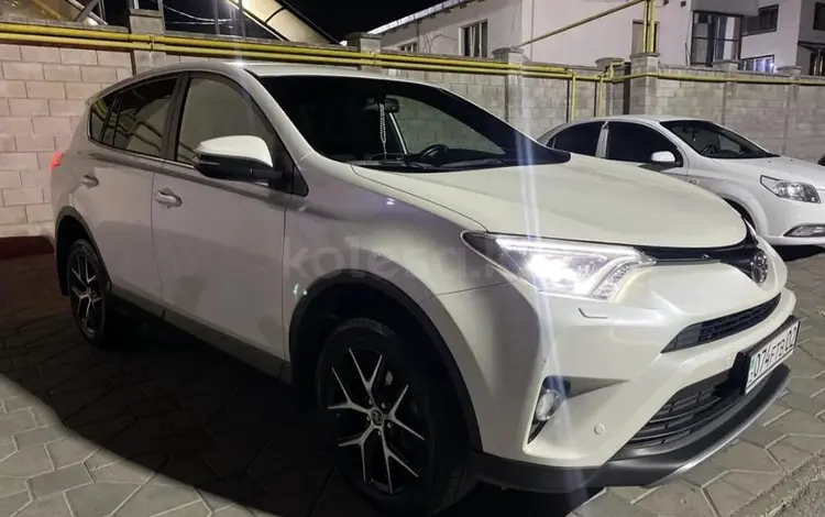Toyota RAV4 2018 года за 14 600 000 тг. в Алматы