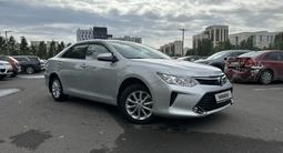 Toyota Camry 2017 года за 11 500 000 тг. в Астана – фото 2