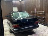 Mercedes-Benz E 220 1993 года за 1 800 000 тг. в Жезказган – фото 5