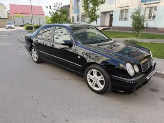 Mercedes-Benz E 320