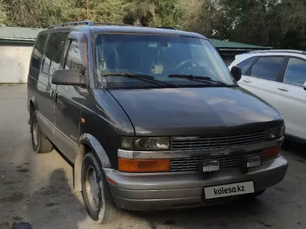 Chevrolet Astro 2002 года за 9 000 000 тг. в Алматы – фото 2