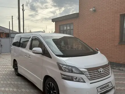 Toyota Vellfire 2011 года за 9 900 000 тг. в Актобе – фото 2