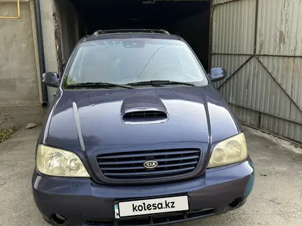 Kia Carnival 2003 года за 1 700 000 тг. в Шымкент