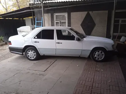 Mercedes-Benz E 230 1988 года за 1 100 000 тг. в Алматы – фото 6