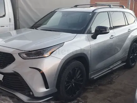 Toyota Highlander 2023 года за 31 000 000 тг. в Павлодар