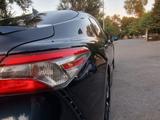 Toyota Camry 2019 года за 10 300 000 тг. в Тараз – фото 3