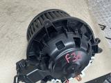 Моторчик печки вентилятор bmw f36 f30 за 42 000 тг. в Алматы