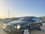 Mercedes-Benz E 230 1997 года за 4 100 000 тг. в Кокшетау – фото 2