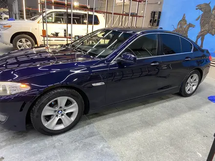 BMW 528 2013 года за 7 200 000 тг. в Актау – фото 2