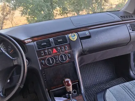 Mercedes-Benz E 320 2000 года за 3 700 000 тг. в Туркестан – фото 6