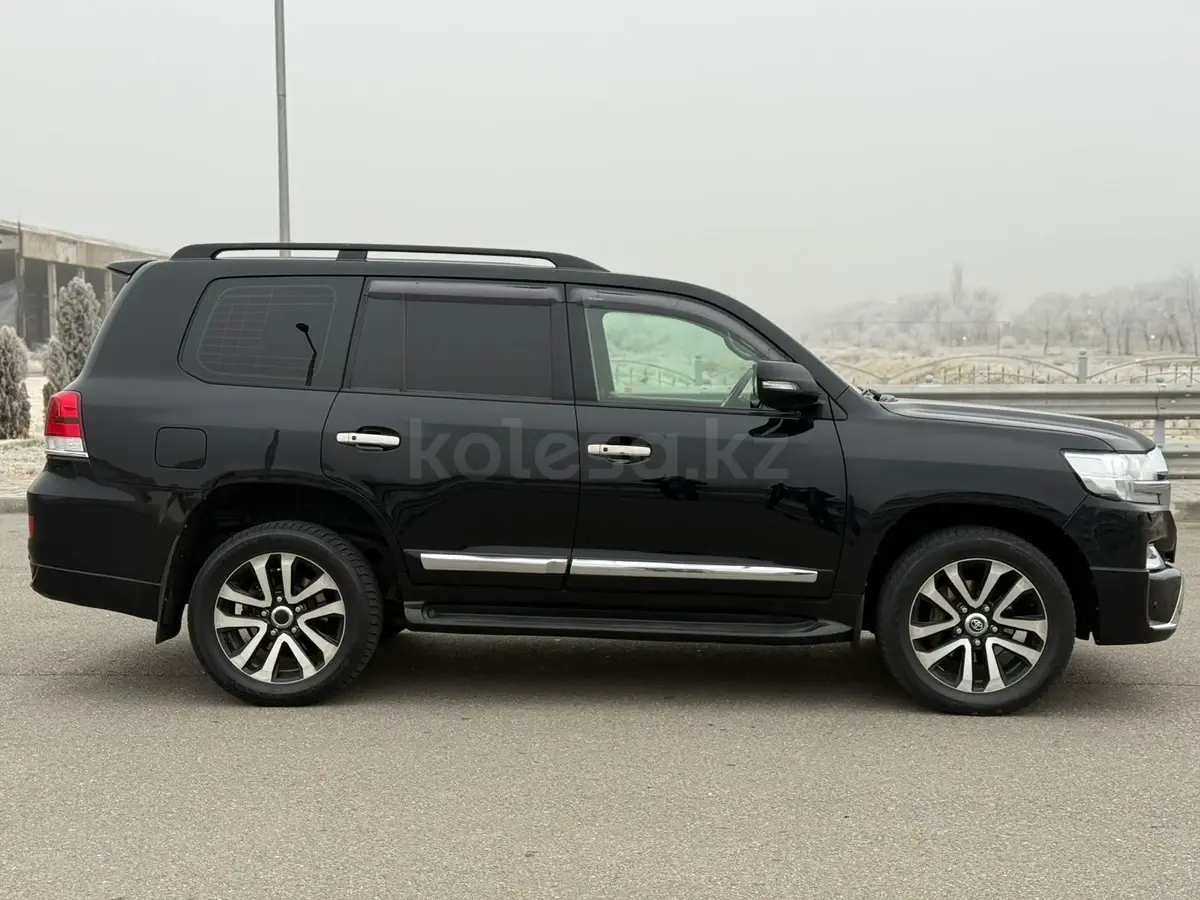 Toyota Land Cruiser, 2012