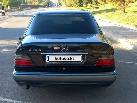 Mercedes-Benz E 200 1994 года за 2 400 000 тг. в Тараз – фото 10