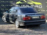 Mercedes-Benz E 230 1997 годаүшін2 300 000 тг. в Караганда – фото 2