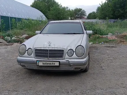 Mercedes-Benz E 230 1997 года за 1 600 000 тг. в Алматы