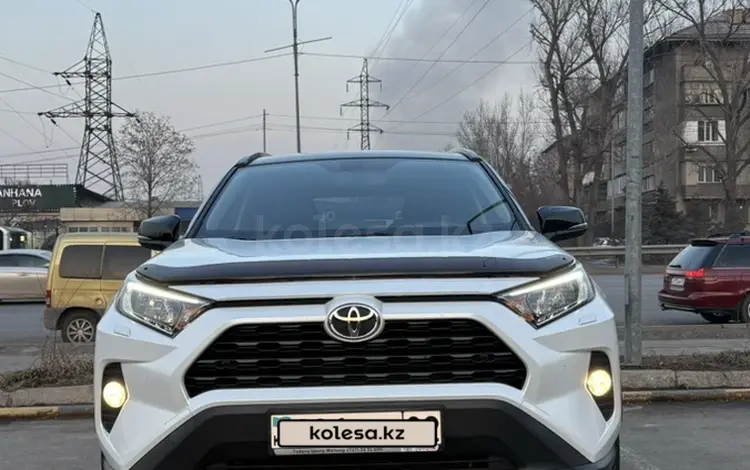 Toyota RAV4 2020 года за 15 700 000 тг. в Алматы