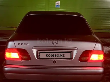 Mercedes-Benz E 230 1996 года за 2 300 000 тг. в Алматы – фото 2