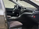 Toyota Camry 2019 года за 14 500 000 тг. в Туркестан – фото 4