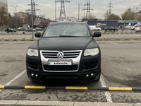 Volkswagen Touareg 2005 года за 5 000 000 тг. в Алматы