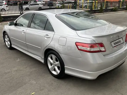 Toyota Camry 2010 года за 5 500 000 тг. в Атырау – фото 3