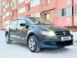 Volkswagen Polo 2014 годаүшін3 900 000 тг. в Астана – фото 2