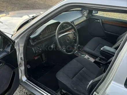 Mercedes-Benz E 280 1993 года за 2 100 000 тг. в Туркестан – фото 14