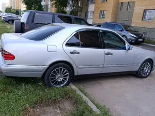 Mercedes-Benz E 280
