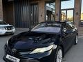 Toyota Camry 2019 года за 14 500 000 тг. в Атырау – фото 2