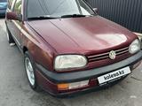 Volkswagen Golf 1994 годаүшін1 100 000 тг. в Алматы