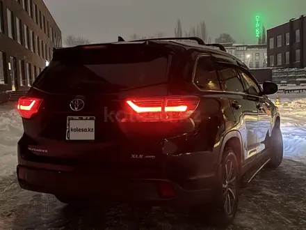 Toyota Highlander 2018 года за 16 000 000 тг. в Алматы – фото 3
