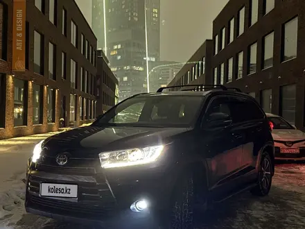 Toyota Highlander 2018 года за 16 000 000 тг. в Алматы – фото 2