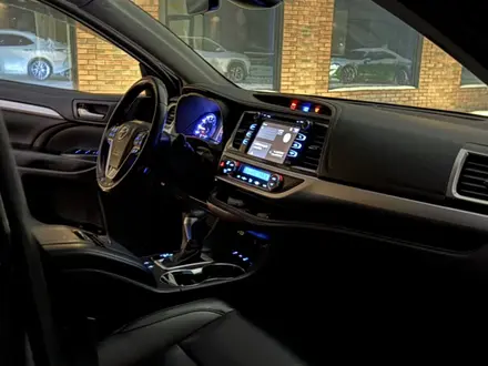 Toyota Highlander 2018 года за 16 000 000 тг. в Алматы – фото 9