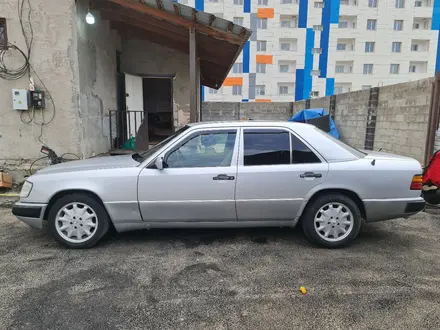 Mercedes-Benz E 230 1992 года за 2 200 000 тг. в Алматы – фото 4