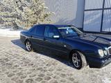 Mercedes-Benz E 200 1999 годаfor3 600 000 тг. в Караганда