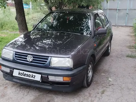 Volkswagen Vento 1993 года за 1 050 000 тг. в Талдыкорган