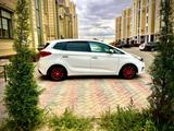 Kia Carens 2014 года за 6 300 000 тг. в Жанаозен – фото 4