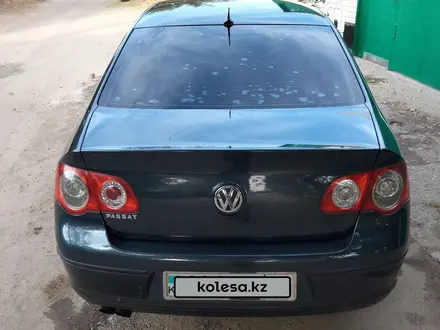 Volkswagen Passat 2006 года за 2 800 000 тг. в Актобе – фото 4