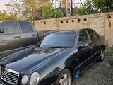 Mercedes-Benz E 200 1996 года за 2 088 474 тг. в Павлодар – фото 4