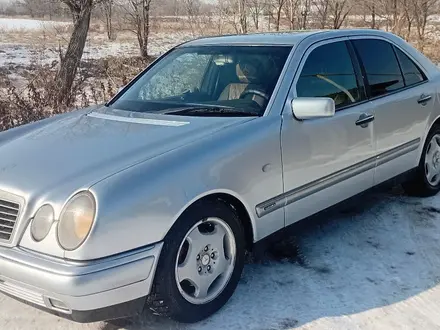 Mercedes-Benz E 320 1996 года за 2 400 000 тг. в Алматы – фото 2