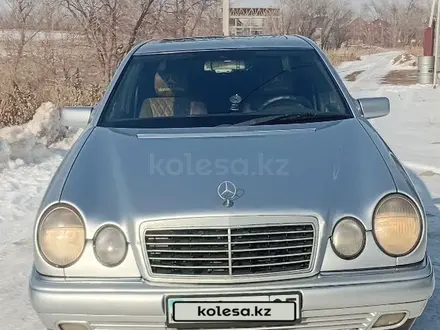 Mercedes-Benz E 320 1996 года за 2 400 000 тг. в Алматы