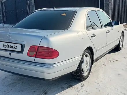 Mercedes-Benz E 320 1996 года за 2 400 000 тг. в Алматы – фото 5
