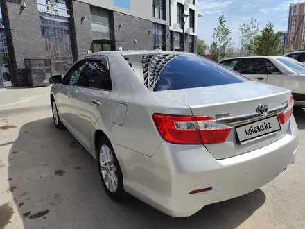 Toyota Camry 2014 года за 9 900 000 тг. в Астана – фото 13