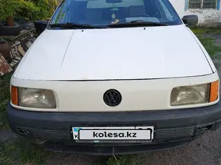 Volkswagen Passat, 1990
