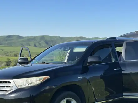Toyota Highlander 2013 года за 12 000 000 тг. в Алматы – фото 24