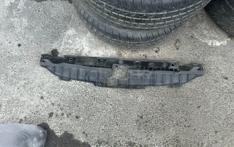 Уселитель бампера нижнее кронштейн за 3 000 тг. в Алматы